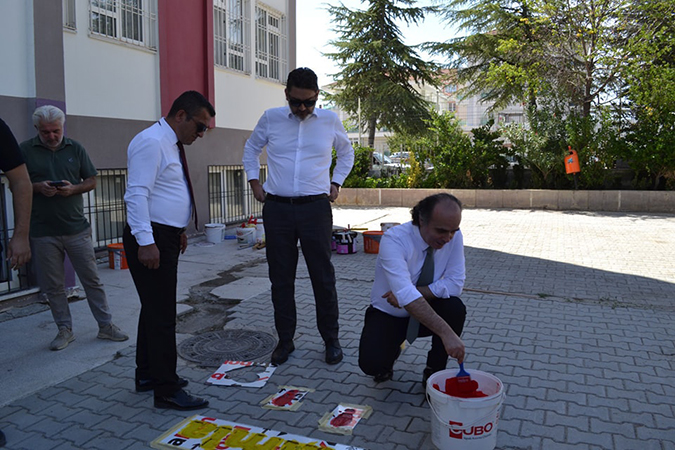 GELENEKSEL ÇOCUK OYUNLARI OKUL BAHÇELERİMİZDE HAYAT BULUYOR